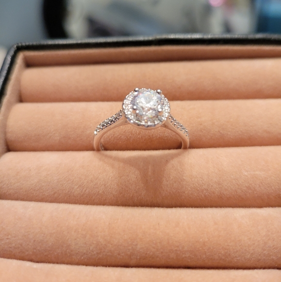 NWT womens size 7 cubic zirconia and stainless ring the pics don' - Picture 6 of 7